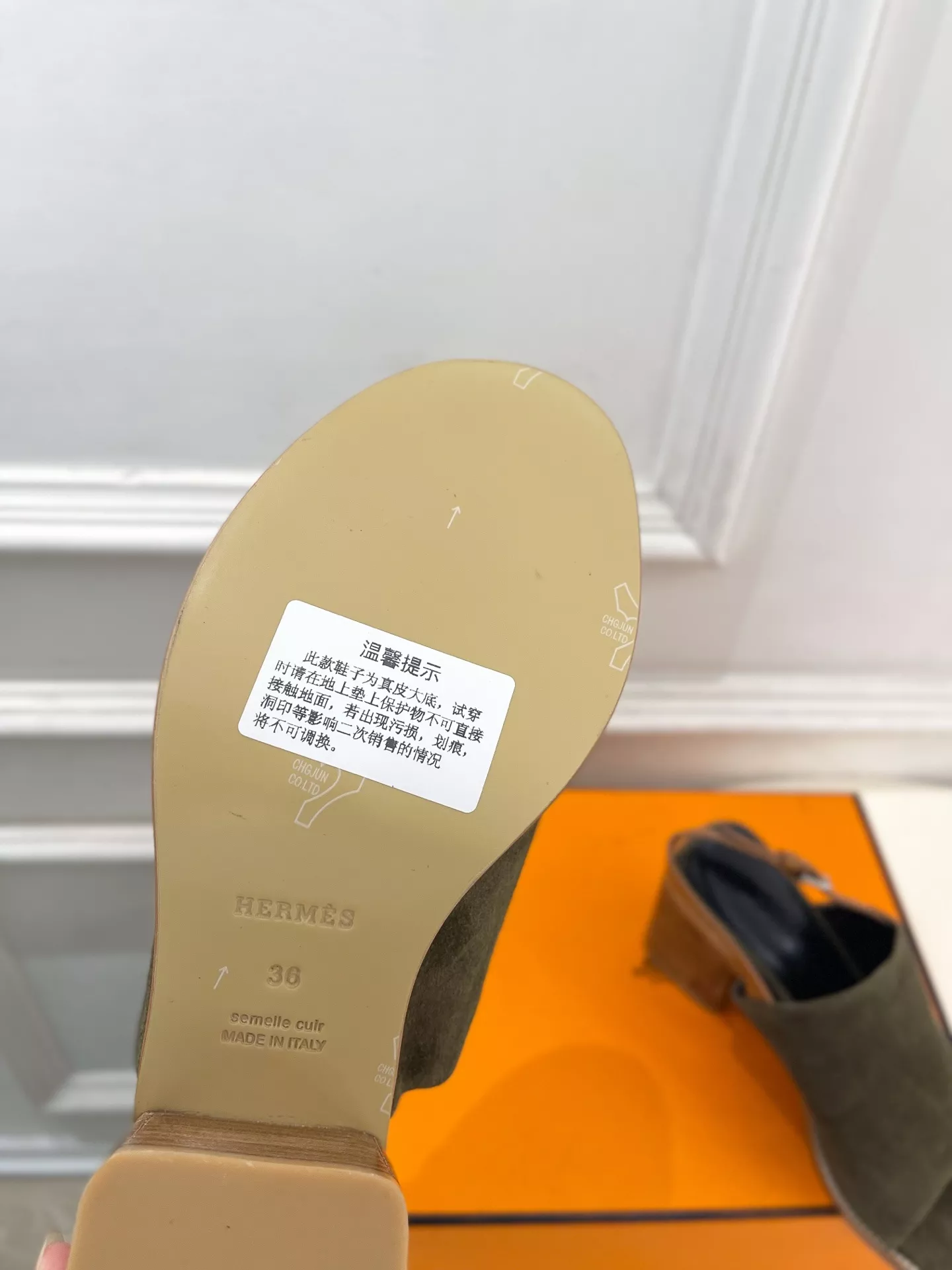 에르메스 스웨이드 토오픈 블록토오픈 뮬 상세 이미지 9