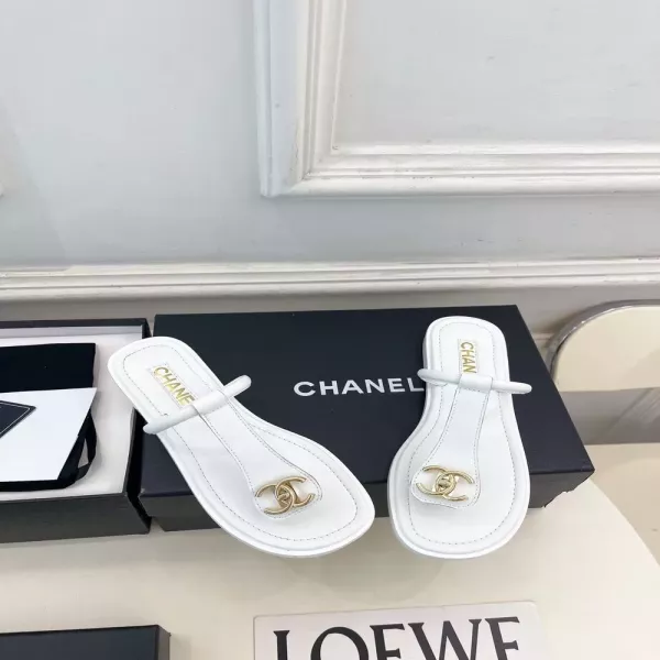 샤넬 더블C 북버클 램스킨 플랫 쪼리