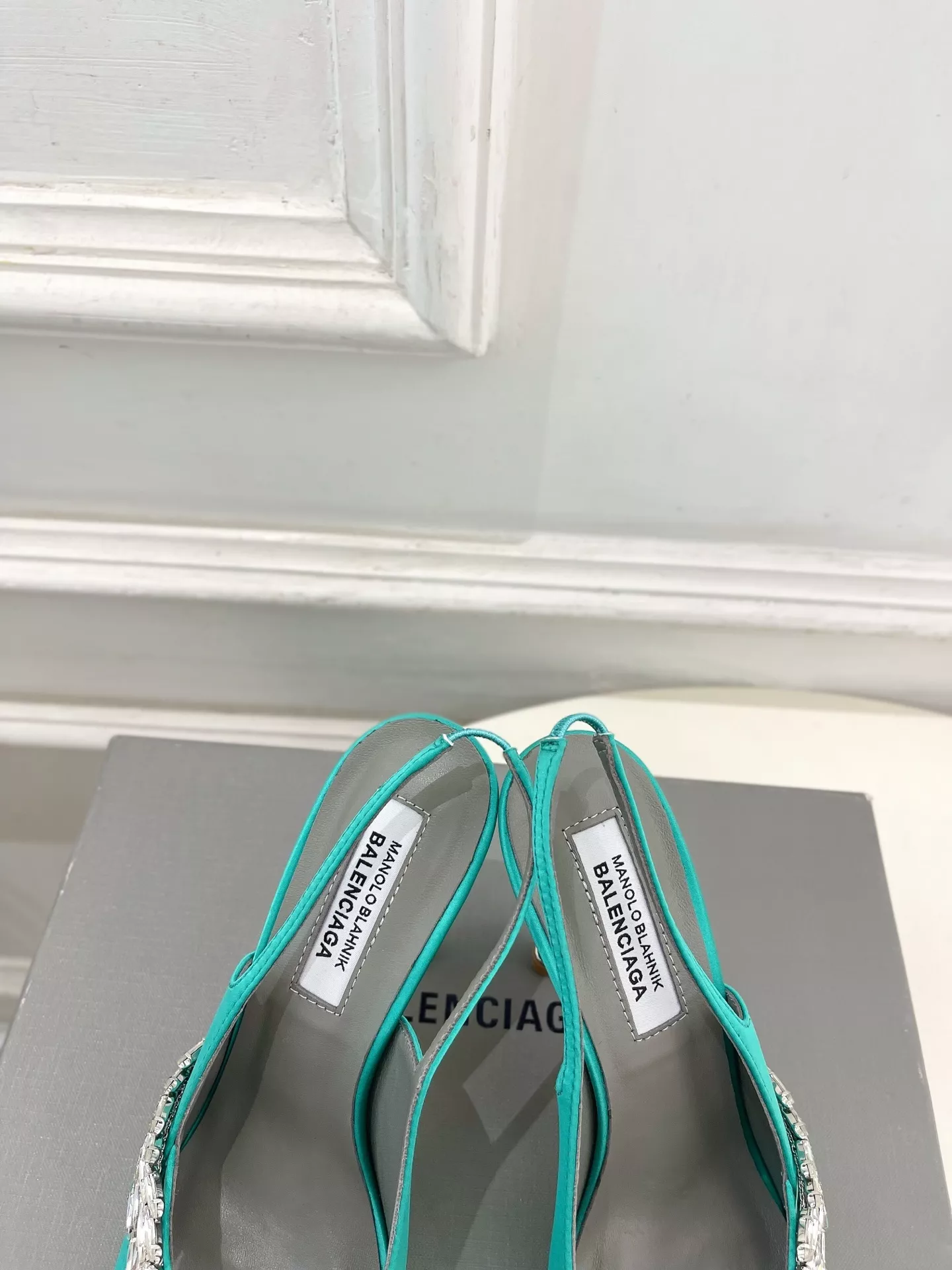 발렌시아가 새틴 크리스탈 밀 이삭 슬링백 힐 샌들 상세 이미지 7