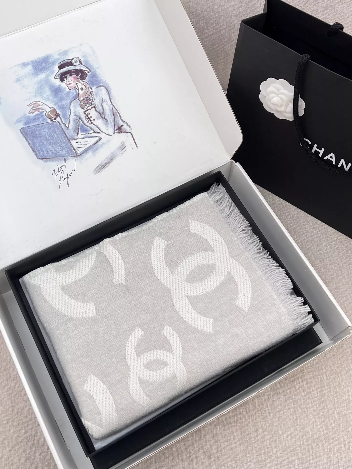 샤넬 더블 C 풀패턴 양면 머플러 상세 이미지 4