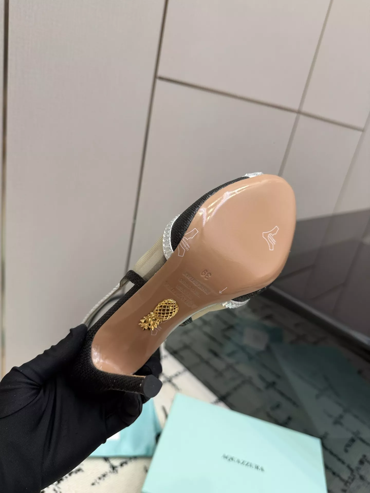 아쿠아주라 파인애플 장식 실크 스트랩 힐 샌들 상세 이미지 9