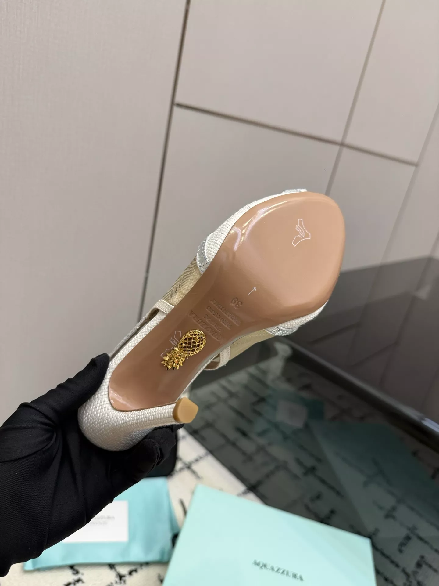 아쿠아주라 파인애플 장식 실크 크리스탈 힐 샌들 상세 이미지 9