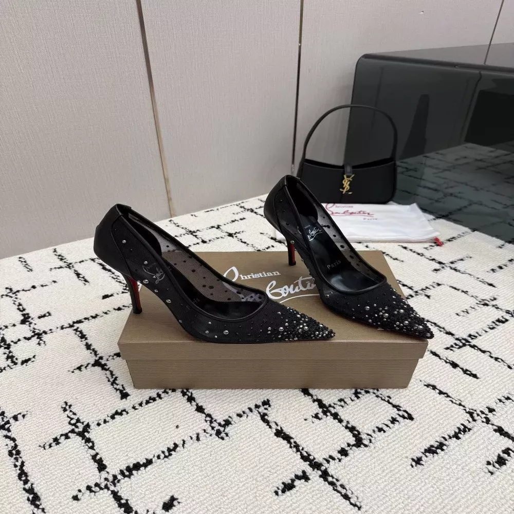 크리스찬루부탱 로즈 크리스털 메탈힐 레드솔 펌프스
