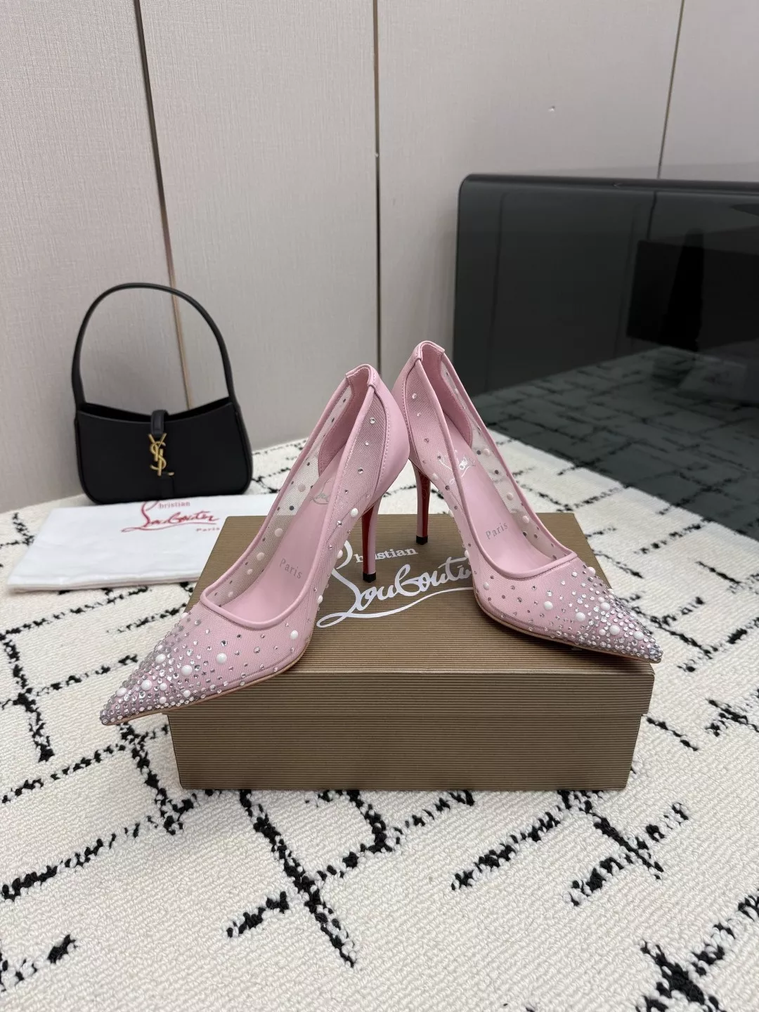 크리스찬루부탱 로즈 크리스털 메탈힐 레드솔 펌프스 상세 이미지 3