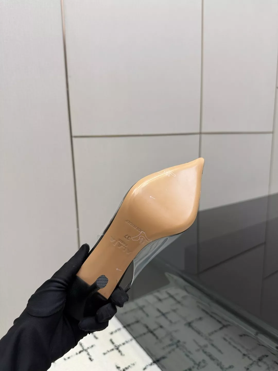 알라이아 하트 장식 PVC 키튼힐 슬링백 펌프스 상세 이미지 9