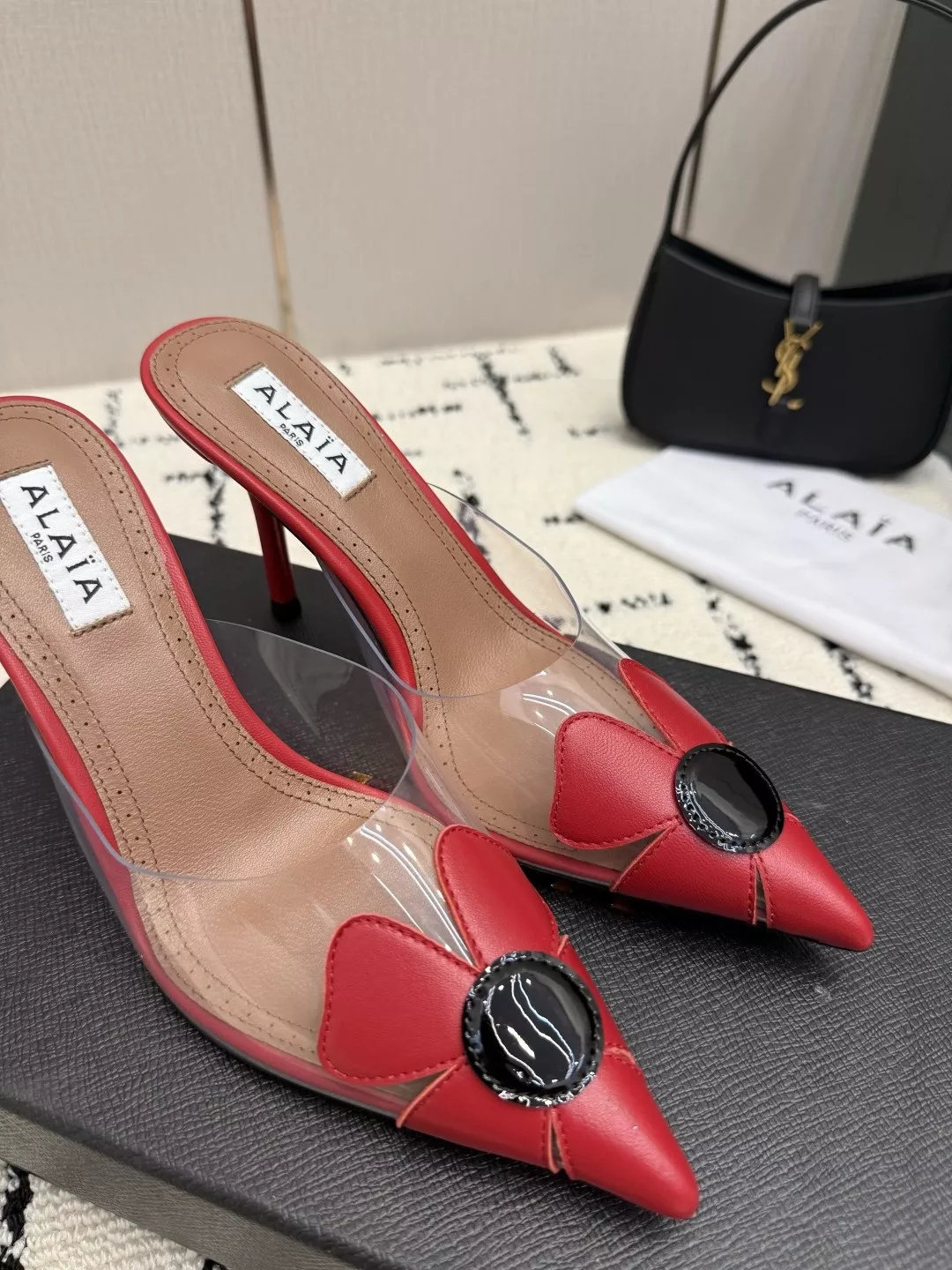 알라이아 하이 러브 하트 장식 PVC 펌프스 뮬 상세 이미지 6