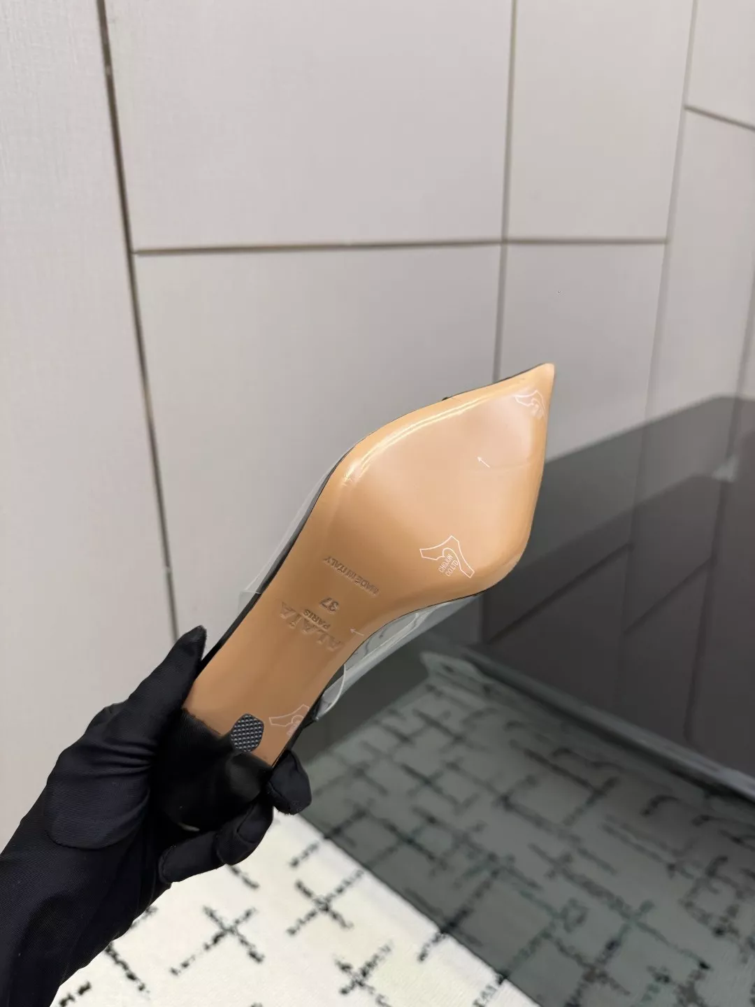 알라이아 하트 장식 PVC 키튼힐 슬링백 상세 이미지 9