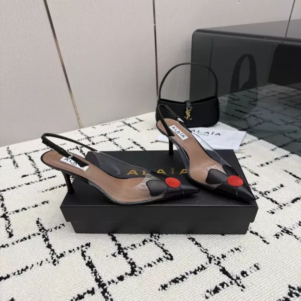 알라이아 하트 장식 PVC 키튼힐 슬링백