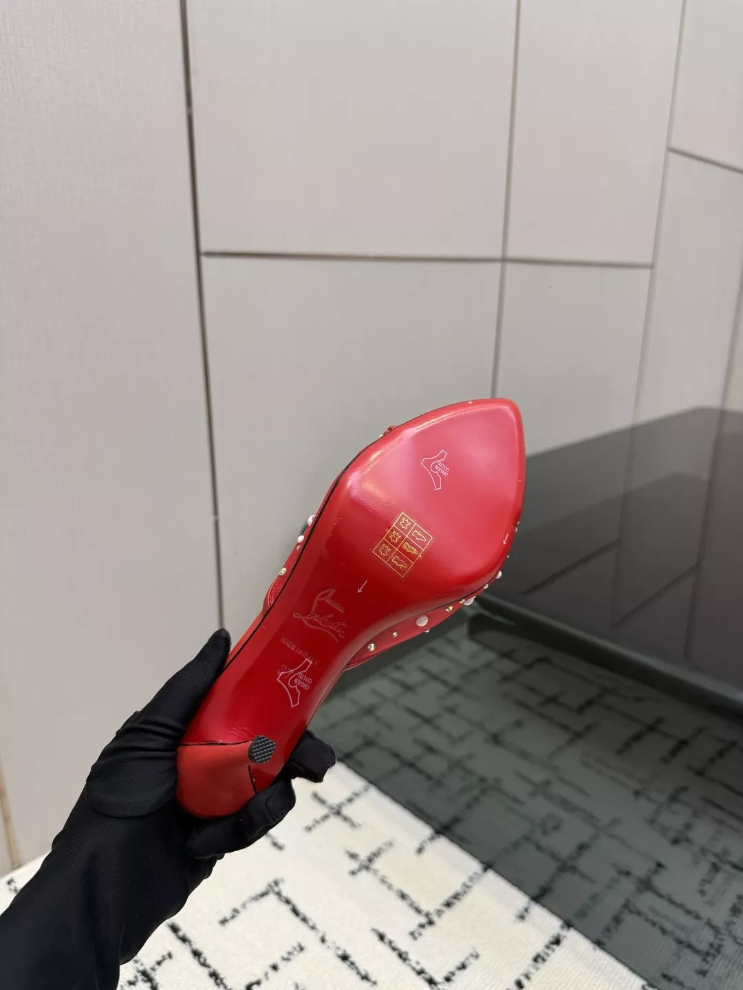 크리스찬루부탱 로즈 장식 메탈 힐 레드솔 토오픈 뮬 상세 이미지 9