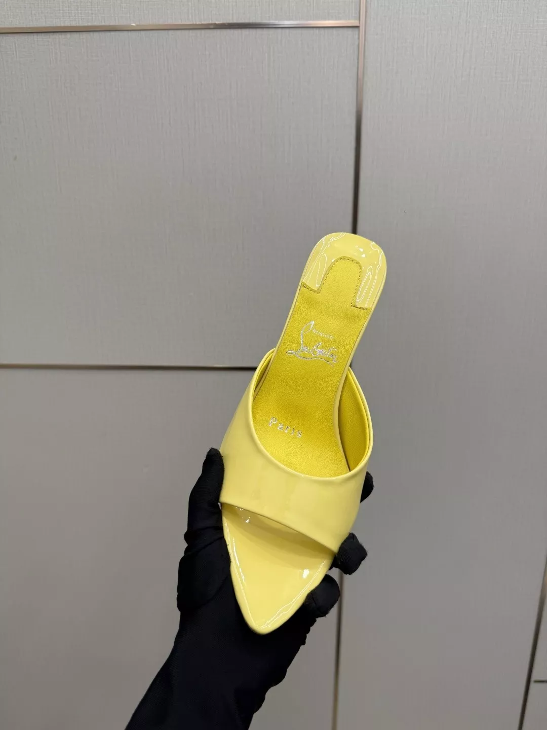 크리스찬루부탱 에나멜 레드솔 큐빅 하이힐 토오픈 뮬 상세 이미지 8