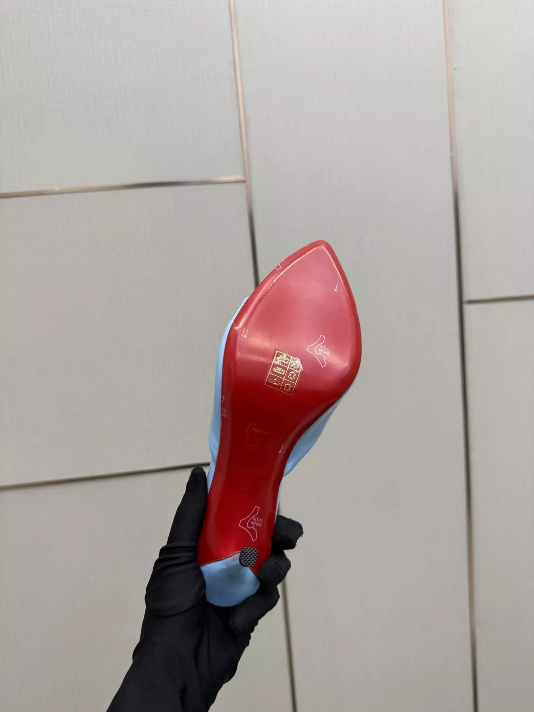 크리스찬루부탱 에나멜 레드솔 스톤 장식 토오픈 뮬 상세 이미지 9