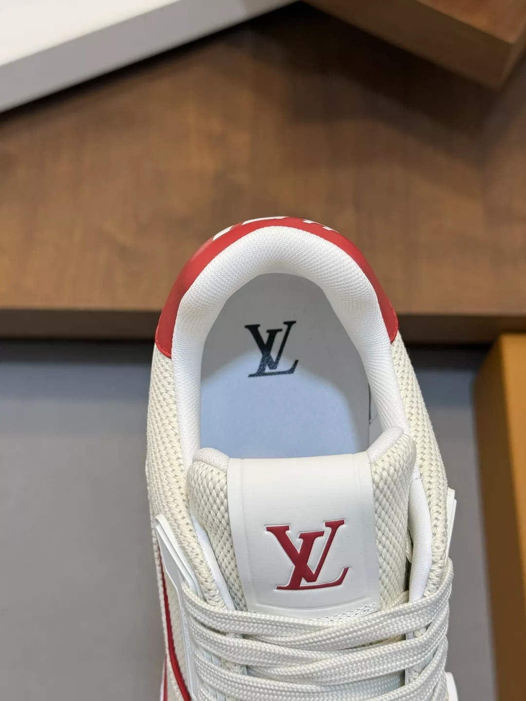 루이비통 빈티지 스웨이드 카우하이드 LV 트레이너 로우탑 운동화 상세 이미지 7