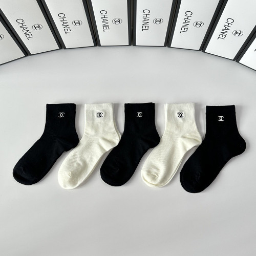 샤넬 자수 로고 중장목 리브 양말 5종 세트