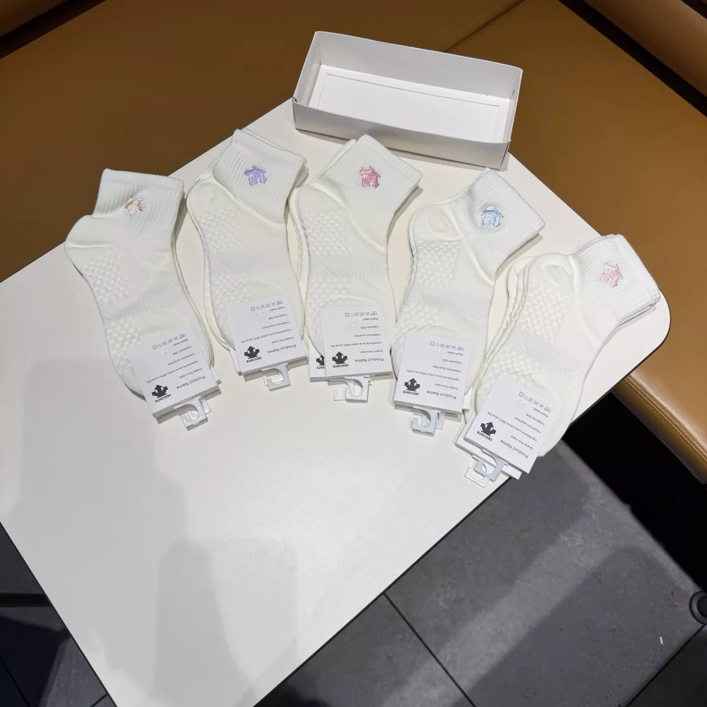 데상트 순면 자수 로고 5족 세트 단목 양말 상세 이미지 7