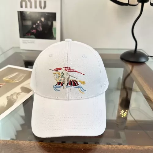 버버리 영문 자수 포인트 화이트 볼캡