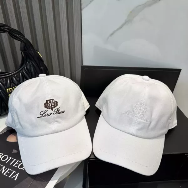 로로피아나 리넨 자수 로고 베이스볼 캡