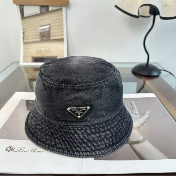 프라다 삼각 로고 클래식 버킷햇