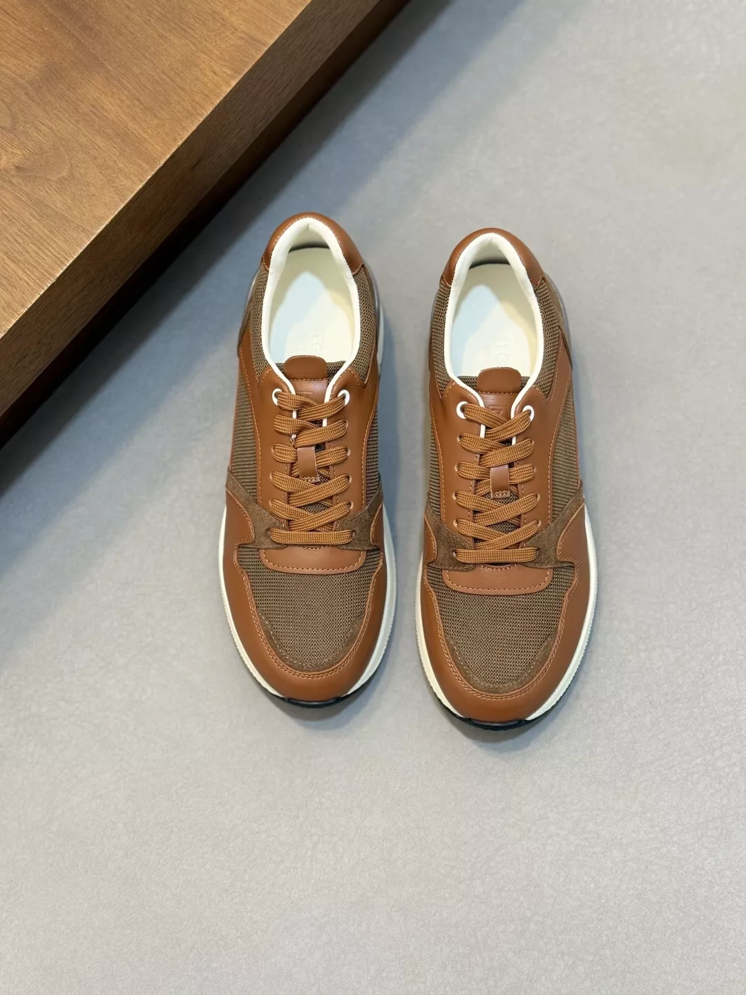 제냐 몬테 트리플 스티치 브라운 퍼포레이션 로우탑 운동화 상세 이미지 1