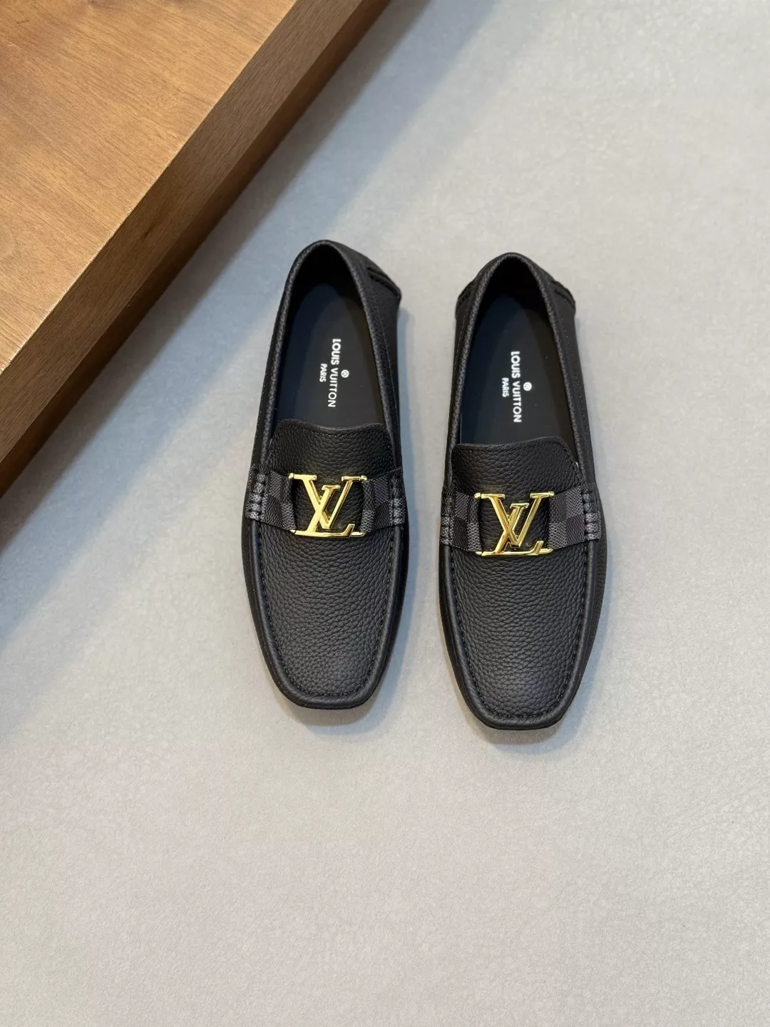 루이비통 LV 버클 장식 드라이빙 도트 슬립온 로퍼 상세 이미지 1