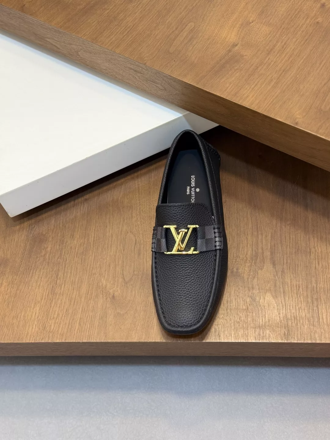 루이비통 LV 버클 장식 드라이빙 도트 슬립온 로퍼 상세 이미지 6