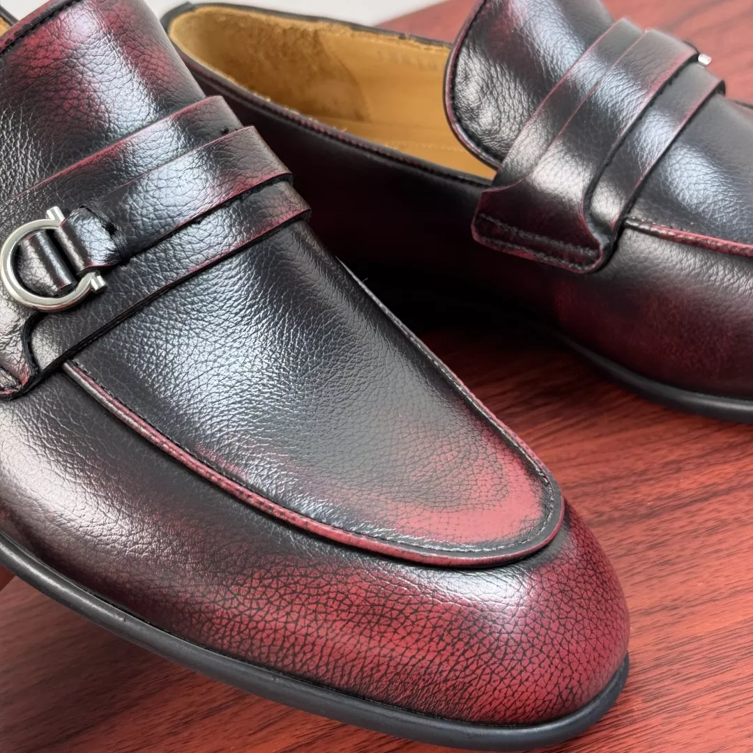 페라가모 간치니 브러시드 송아지가죽 슬립온 로퍼 상세 이미지 5