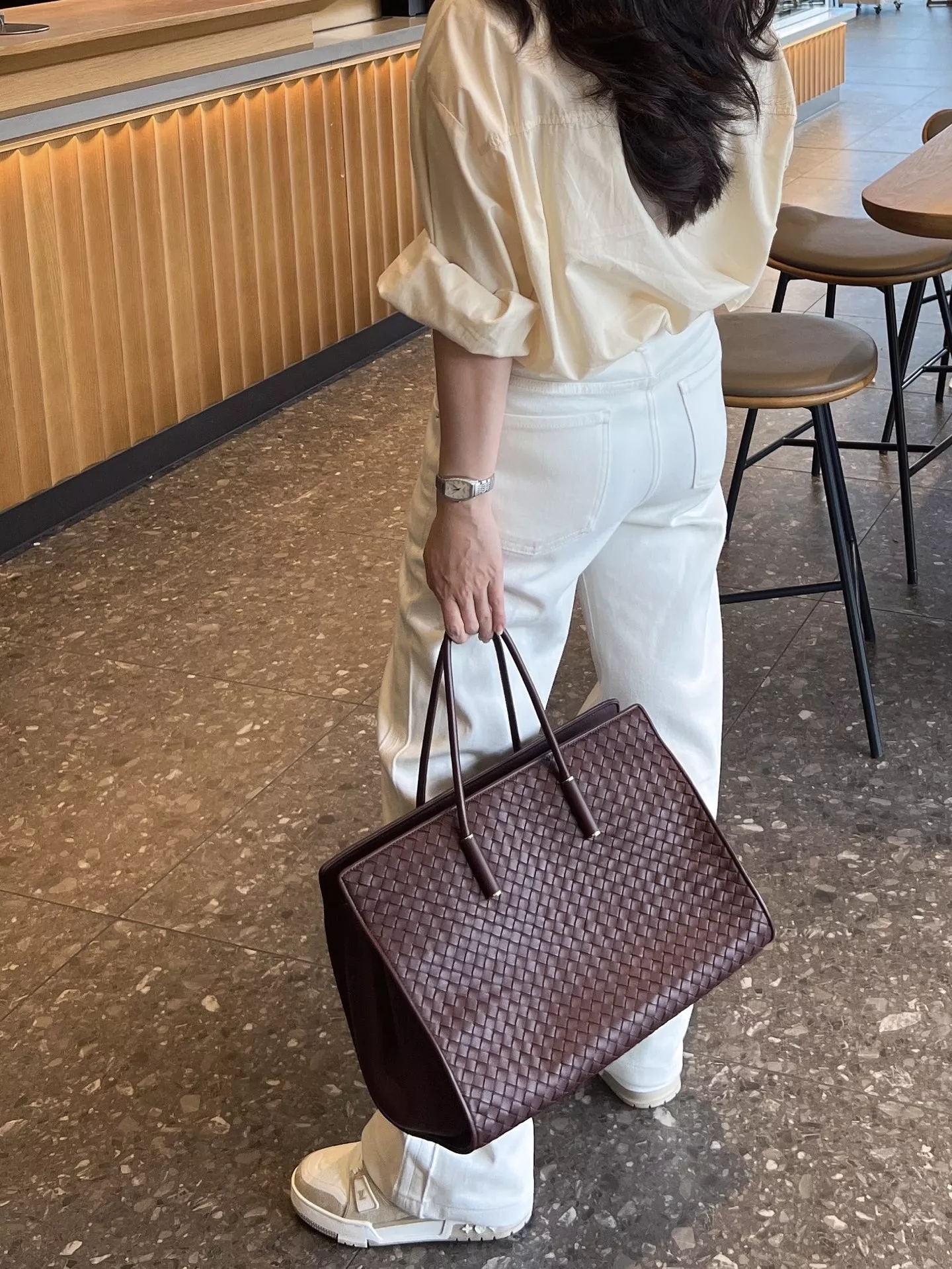 보테가베네타 바르바레 인트레치아토 양가죽 토트백 상세 이미지 19