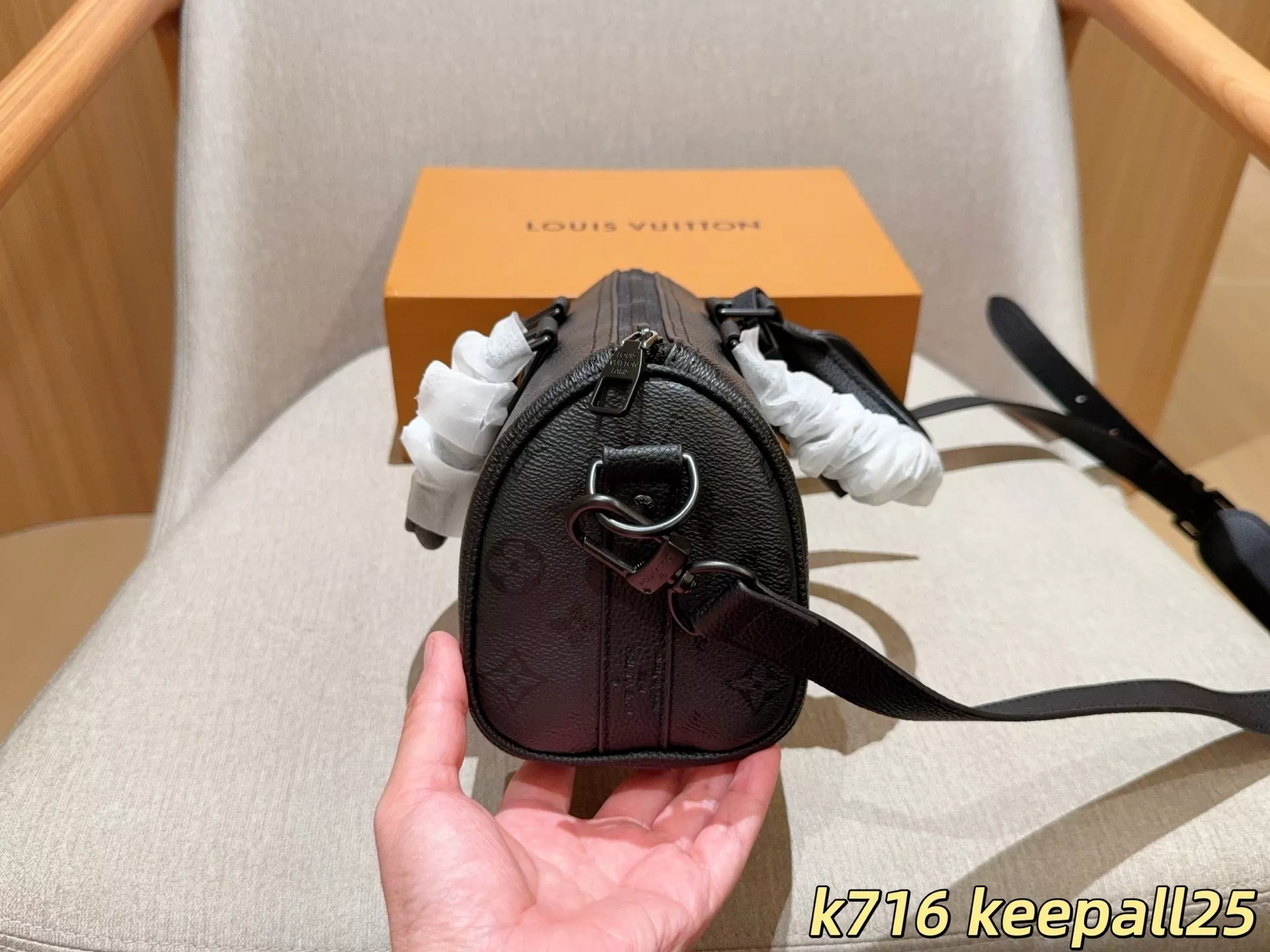 루이비통 모노그램 블랙 키폴 25 보스턴백 상세 이미지 5