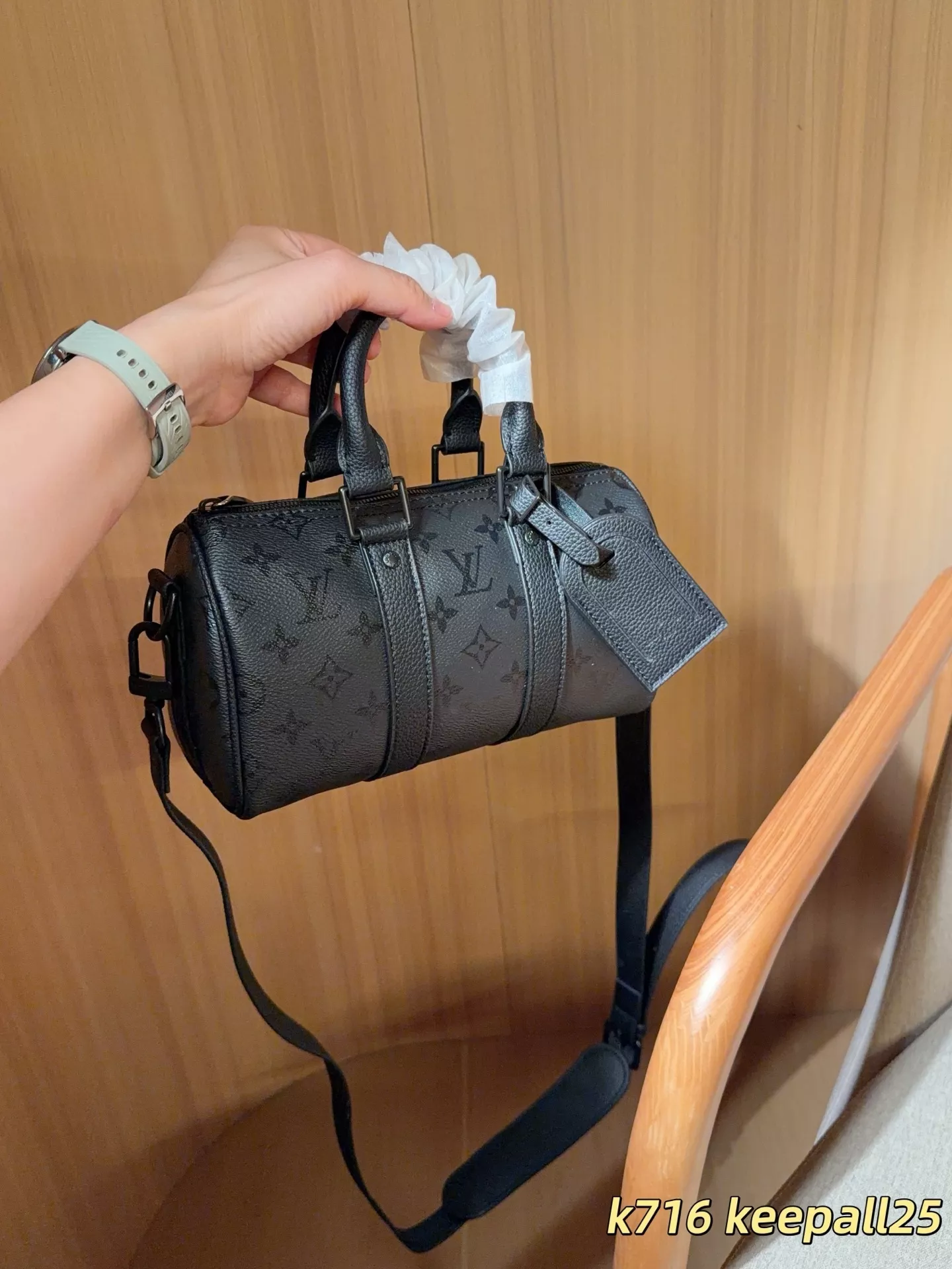 루이비통 모노그램 블랙 키폴 25 보스턴백 상세 이미지 3