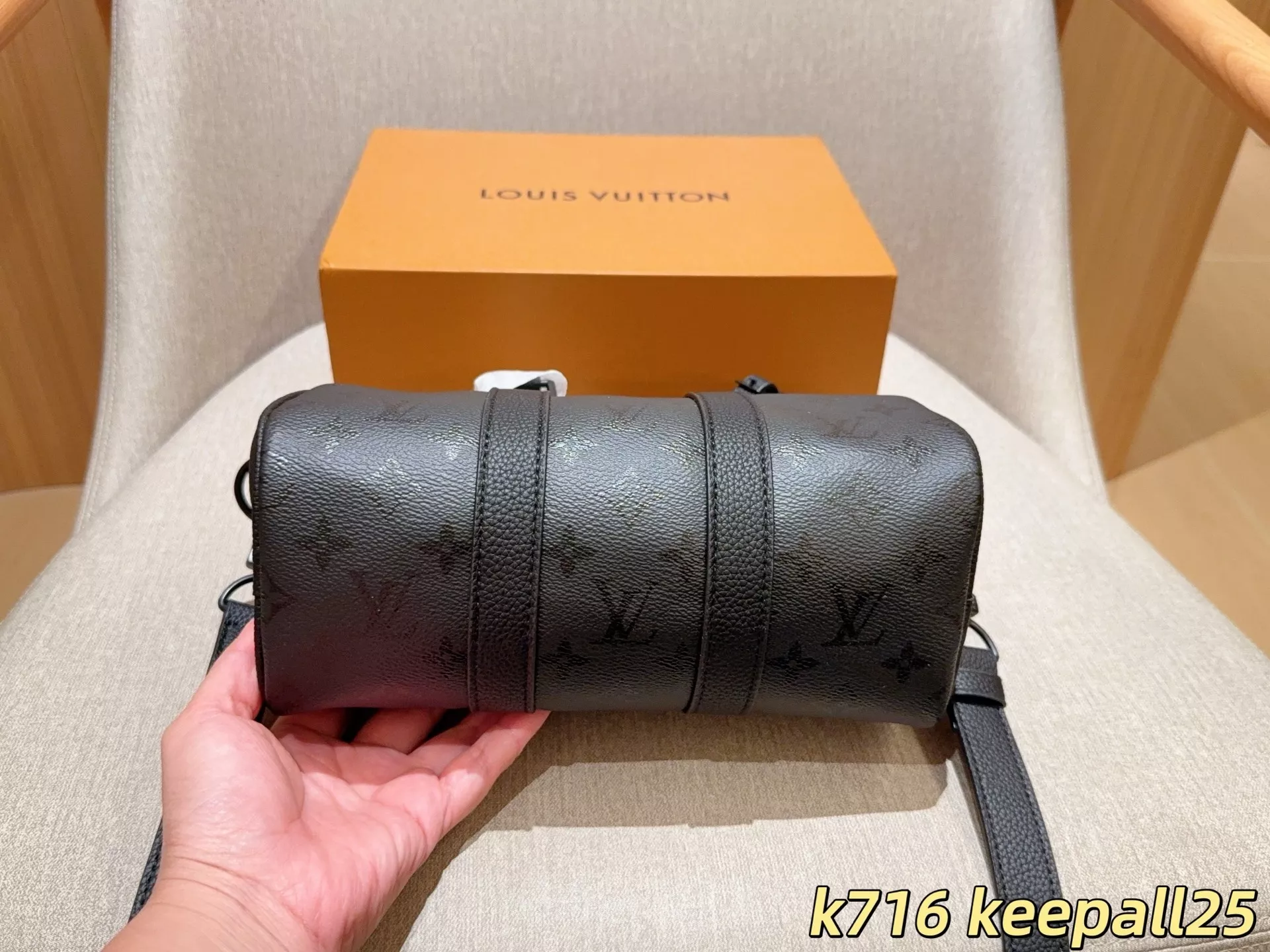 루이비통 모노그램 블랙 키폴 25 보스턴백 상세 이미지 6