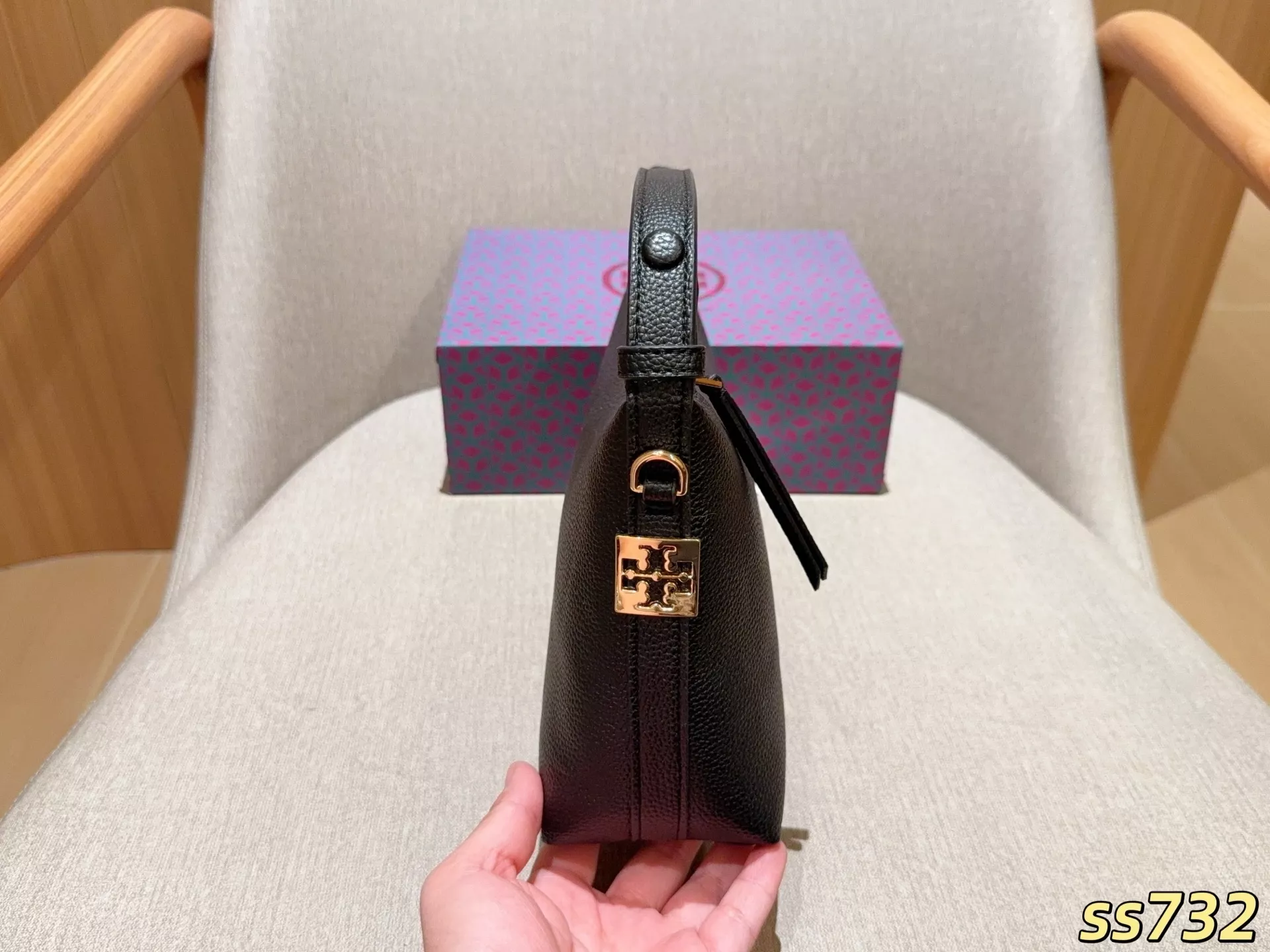 토리버치 박스 실루엣 탑핸들 멀티웨이 숄더백 상세 이미지 5