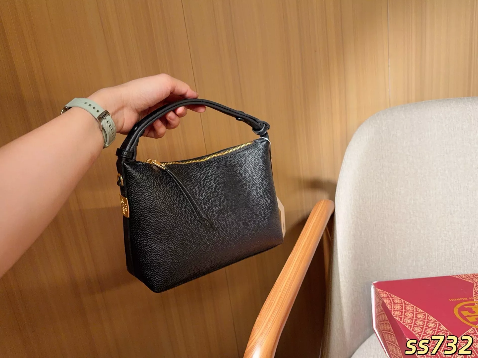 토리버치 박스 실루엣 탑핸들 멀티웨이 숄더백 상세 이미지 3