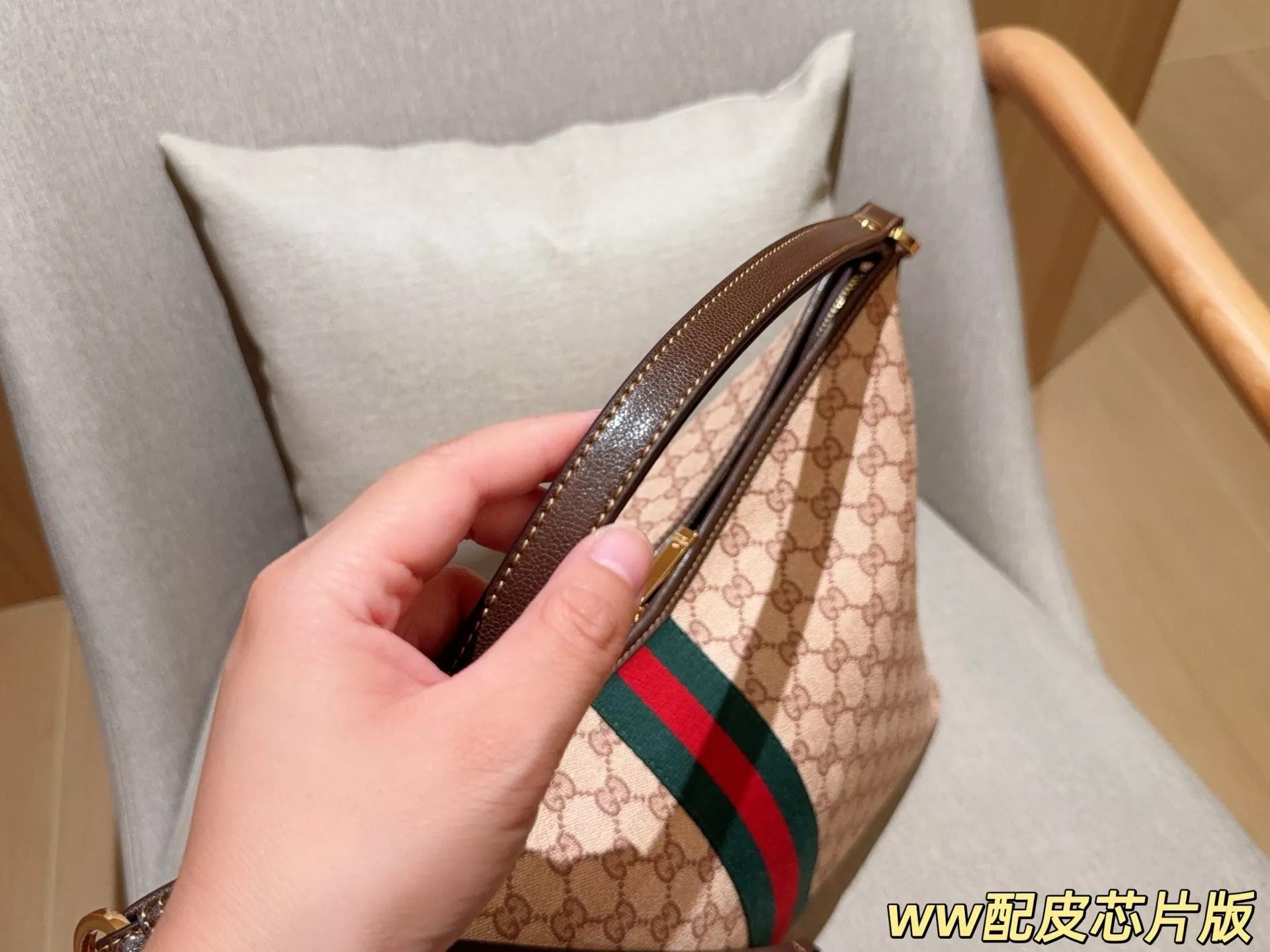 구찌 올드 패턴 스트랩 호보 숄더백 상세 이미지 8