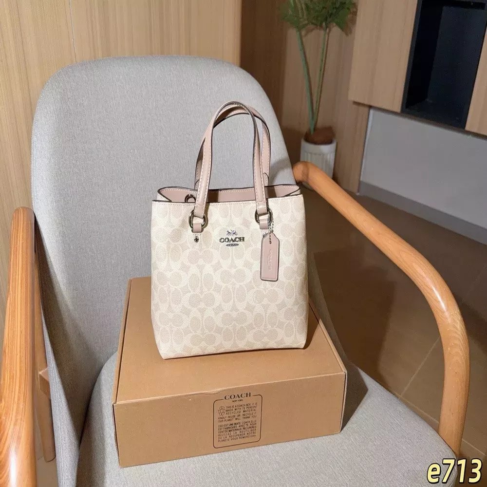 코치 스테이션 캐리올 롱스트랩 토트백