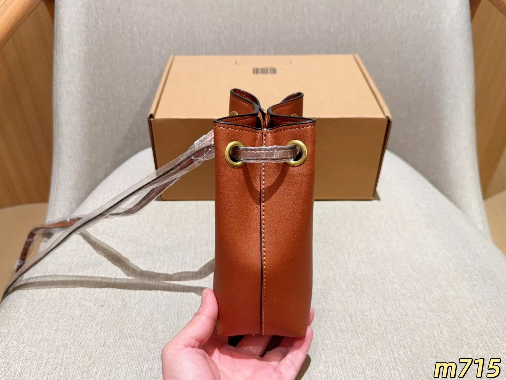 코치 제이드 미니 복주머니 버킷백 상세 이미지 14