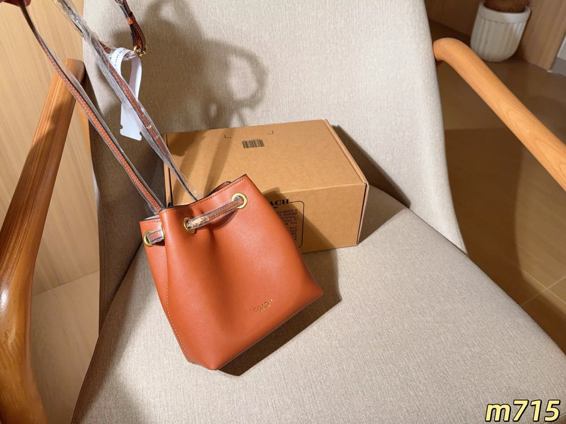 코치 제이드 미니 복주머니 버킷백 상세 이미지 11
