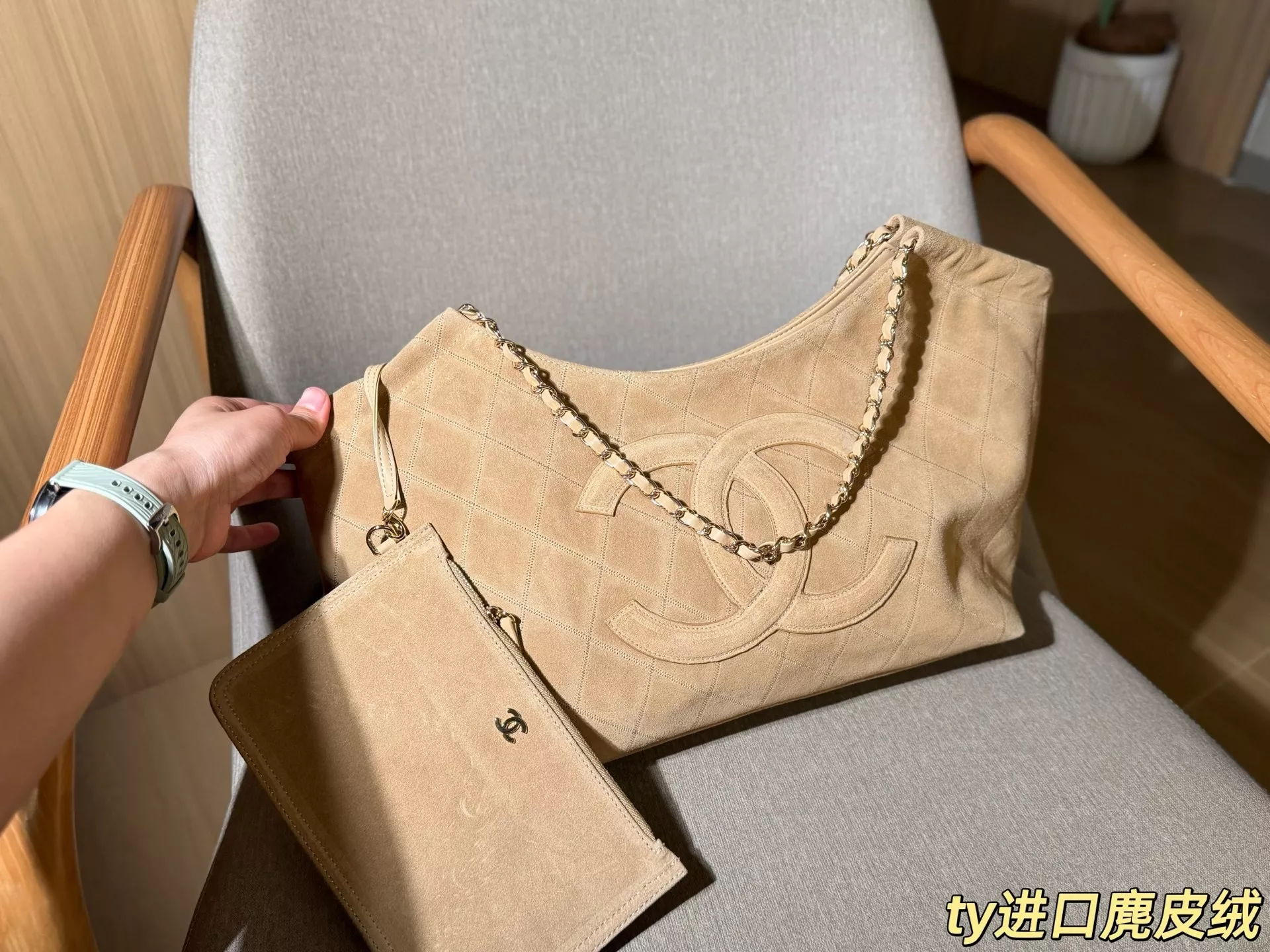 샤넬 스웨이드 쇼퍼 스타일 호보 쇼퍼백 상세 이미지 2