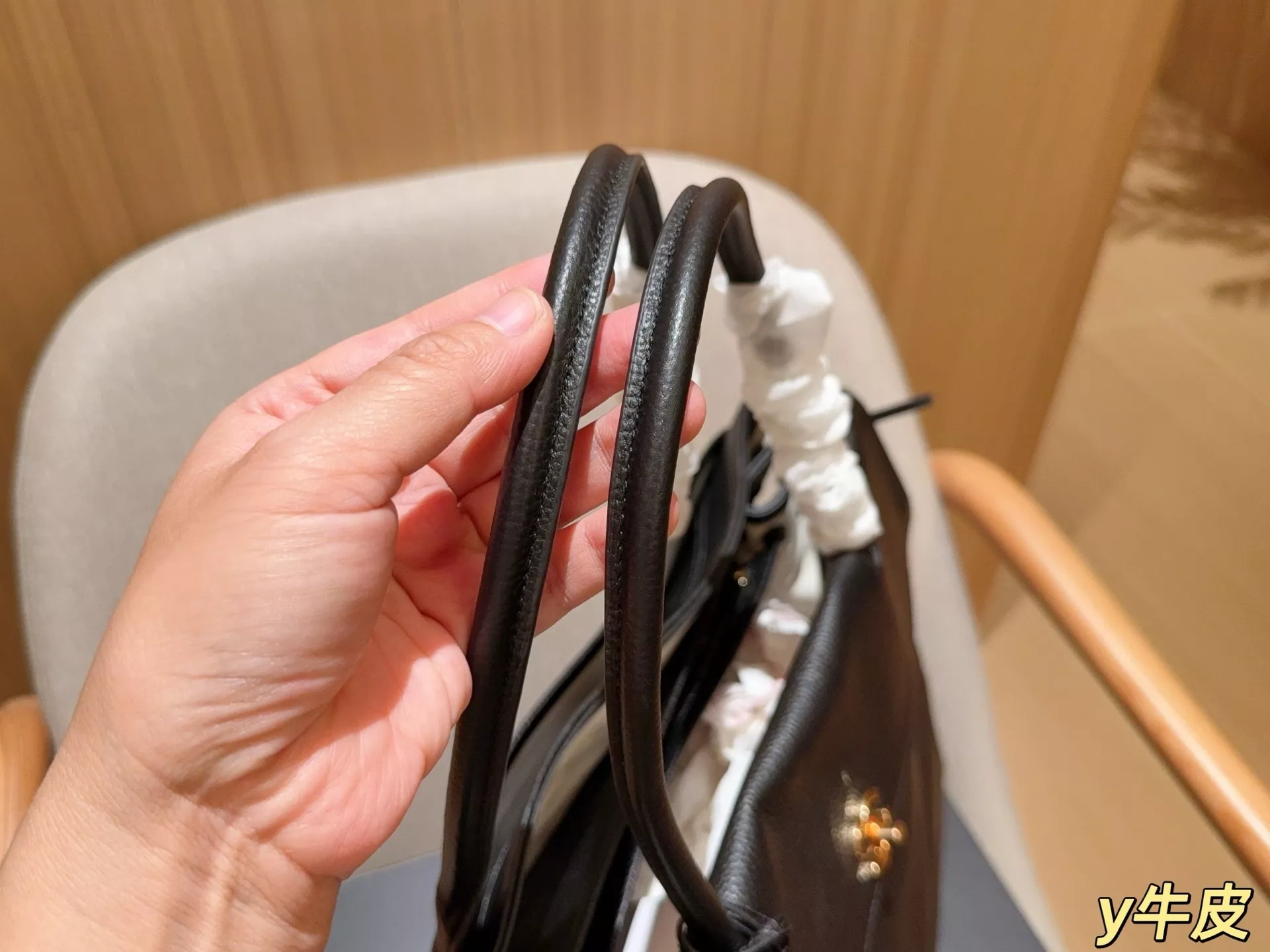 샤넬 26A 라지 캐비어 토트백 상세 이미지 8