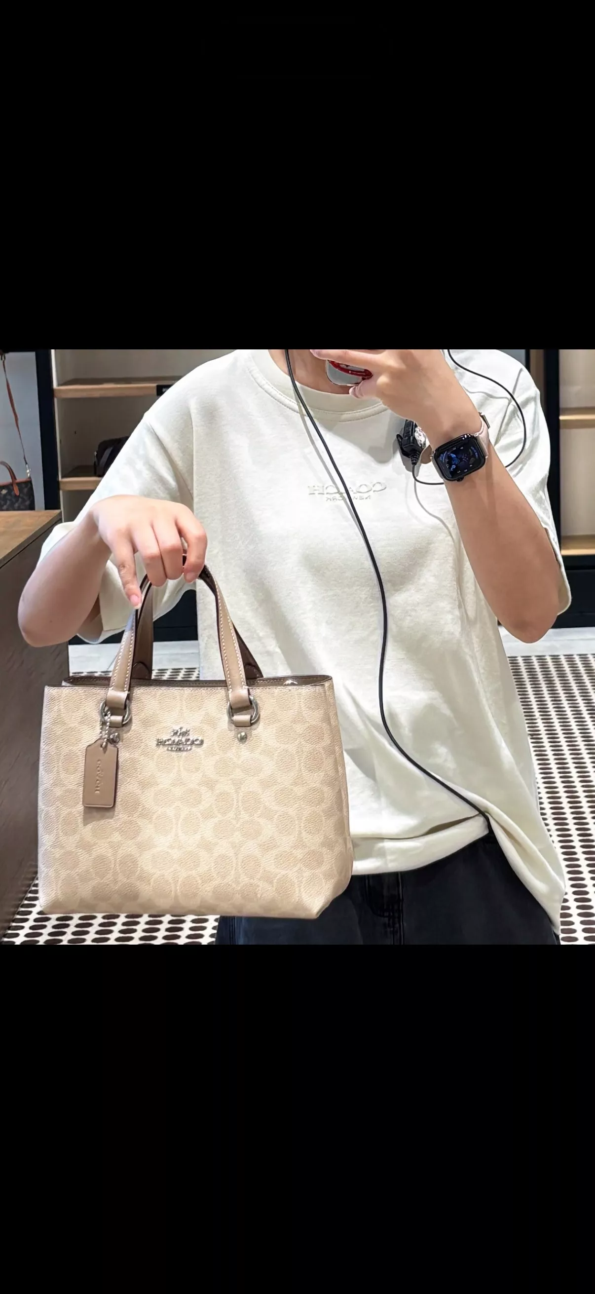 코치 스테이션 캐리올 패턴 스트랩 토트백 상세 이미지 16