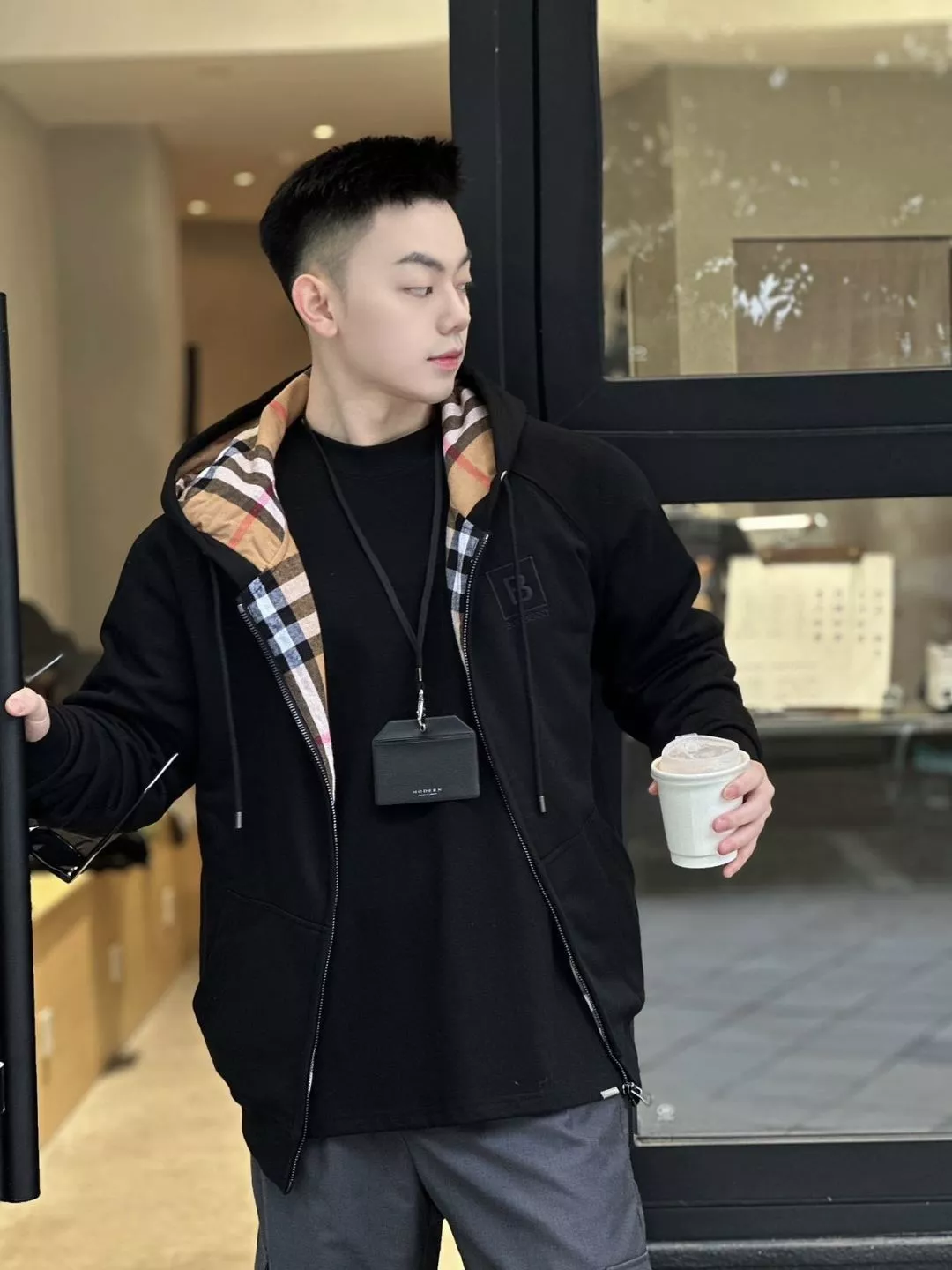 버버리 체크 후드 자수 디테일 지퍼 후드 재킷 상세 이미지 12