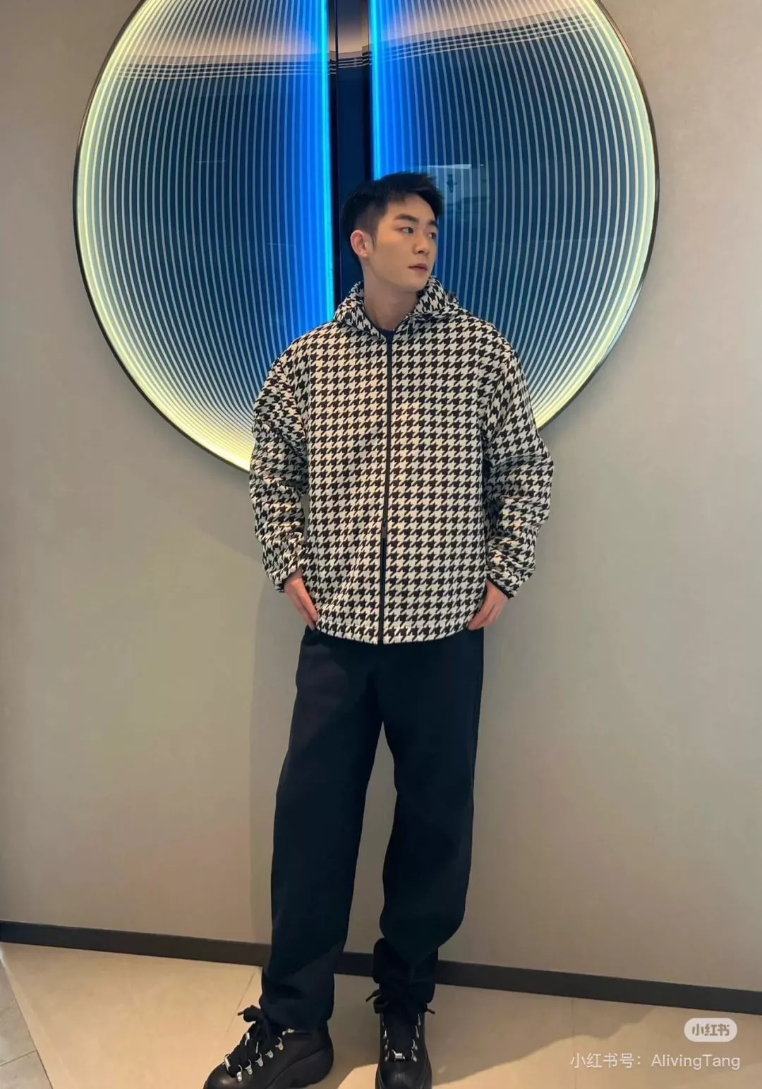 버버리 하운드투스 체크 드로스트링 후드 재킷 상세 이미지 29