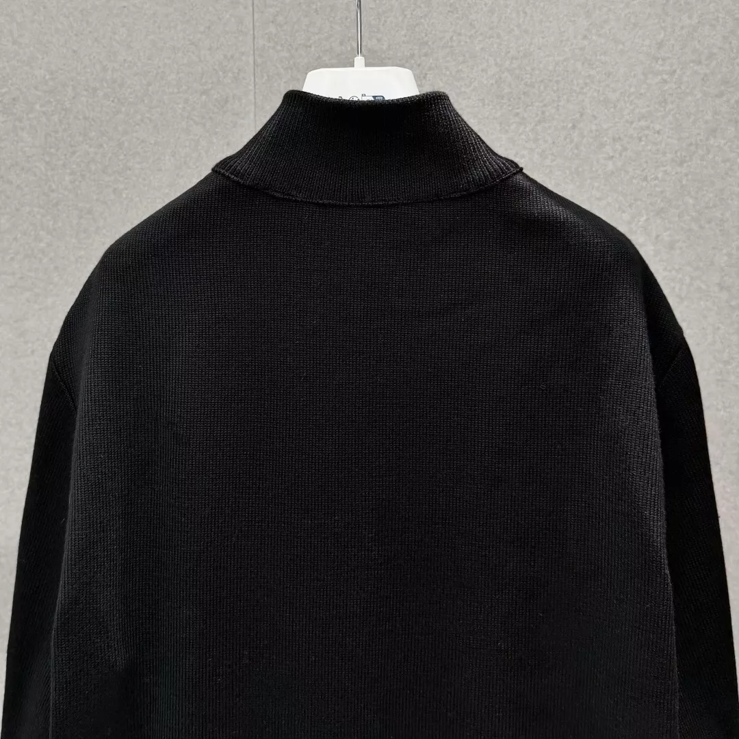 몽클레어 경량 패딩 배색 하이넥 쇼트 패딩 상세 이미지 5