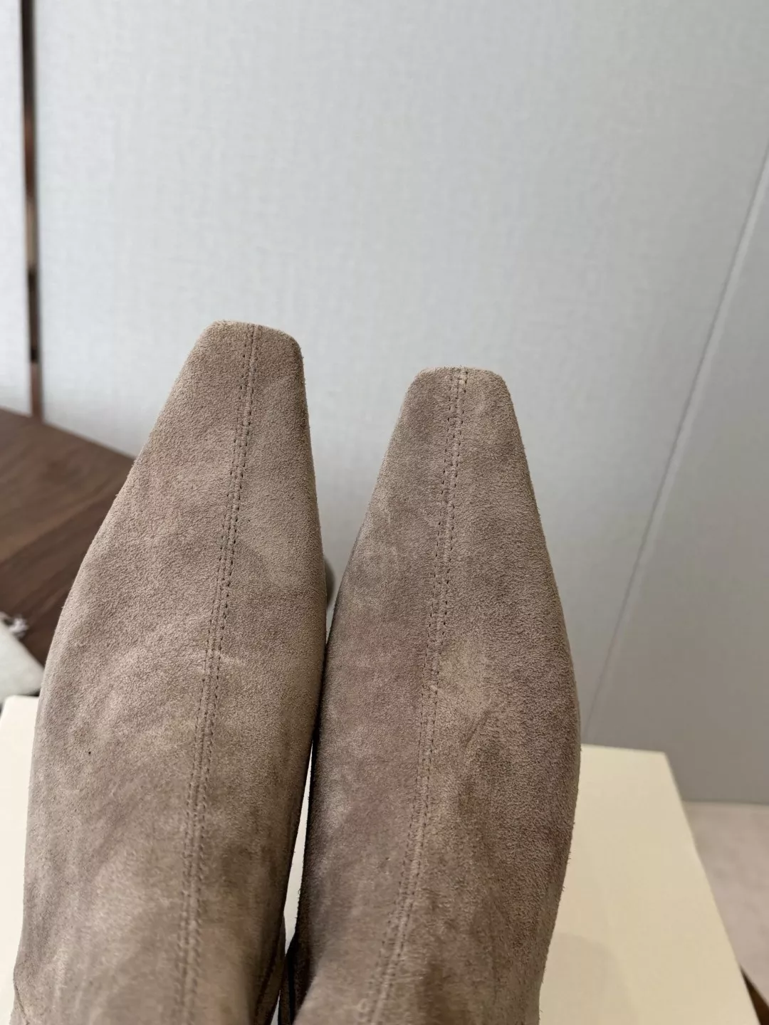 브루넬로쿠치넬리 스웨이드 포인티드 토 스틸레토 앵클 부츠 상세 이미지 6