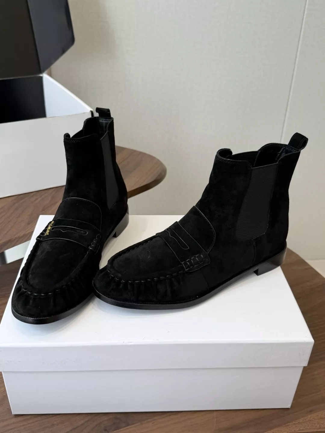 입생로랑 카프스킨 사이드밴드 플랫 로퍼 상세 이미지 4