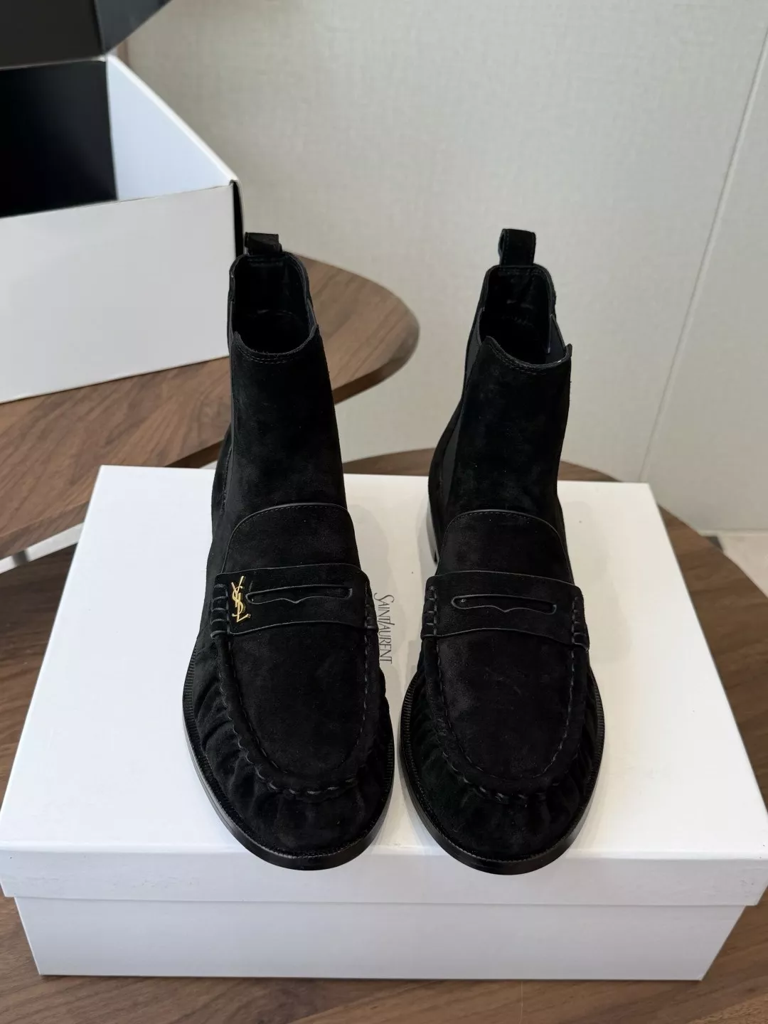 입생로랑 카프스킨 사이드밴드 플랫 로퍼 상세 이미지 1