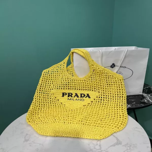 프라다 라피아 자수 로고 토트백