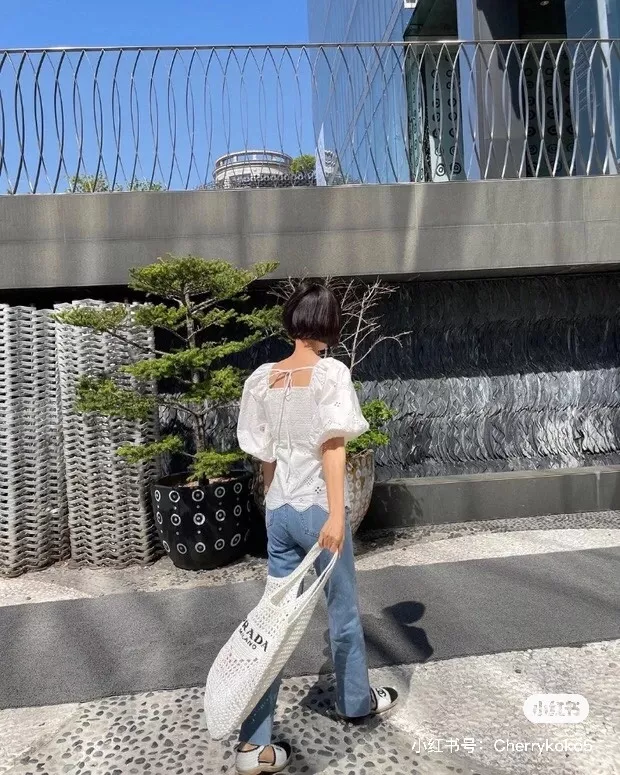 프라다 자수 로고 라피아 해변 토트백 상세 이미지 17