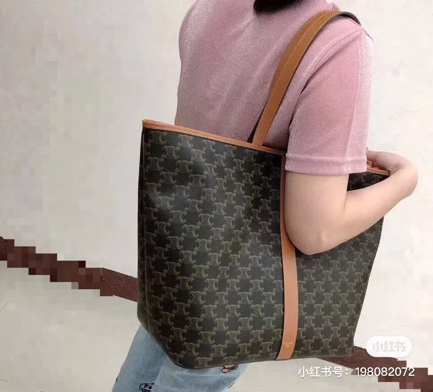 셀린느 트리옹프 패턴 쇼핑 토트백 상세 이미지 18