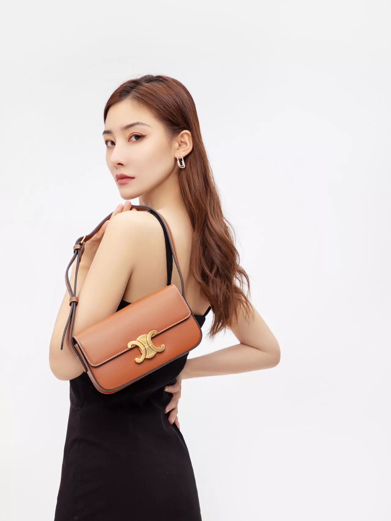 셀린느 클로드 시리즈 소가죽 아크잠 바게트백 상세 이미지 67