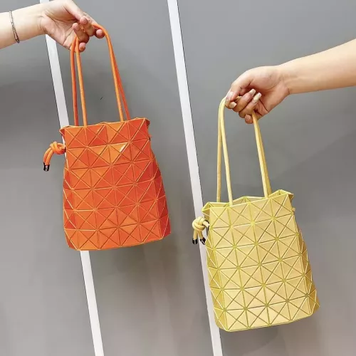 이세이미야케 원톤 삼각 패턴 드로스트링 버킷백