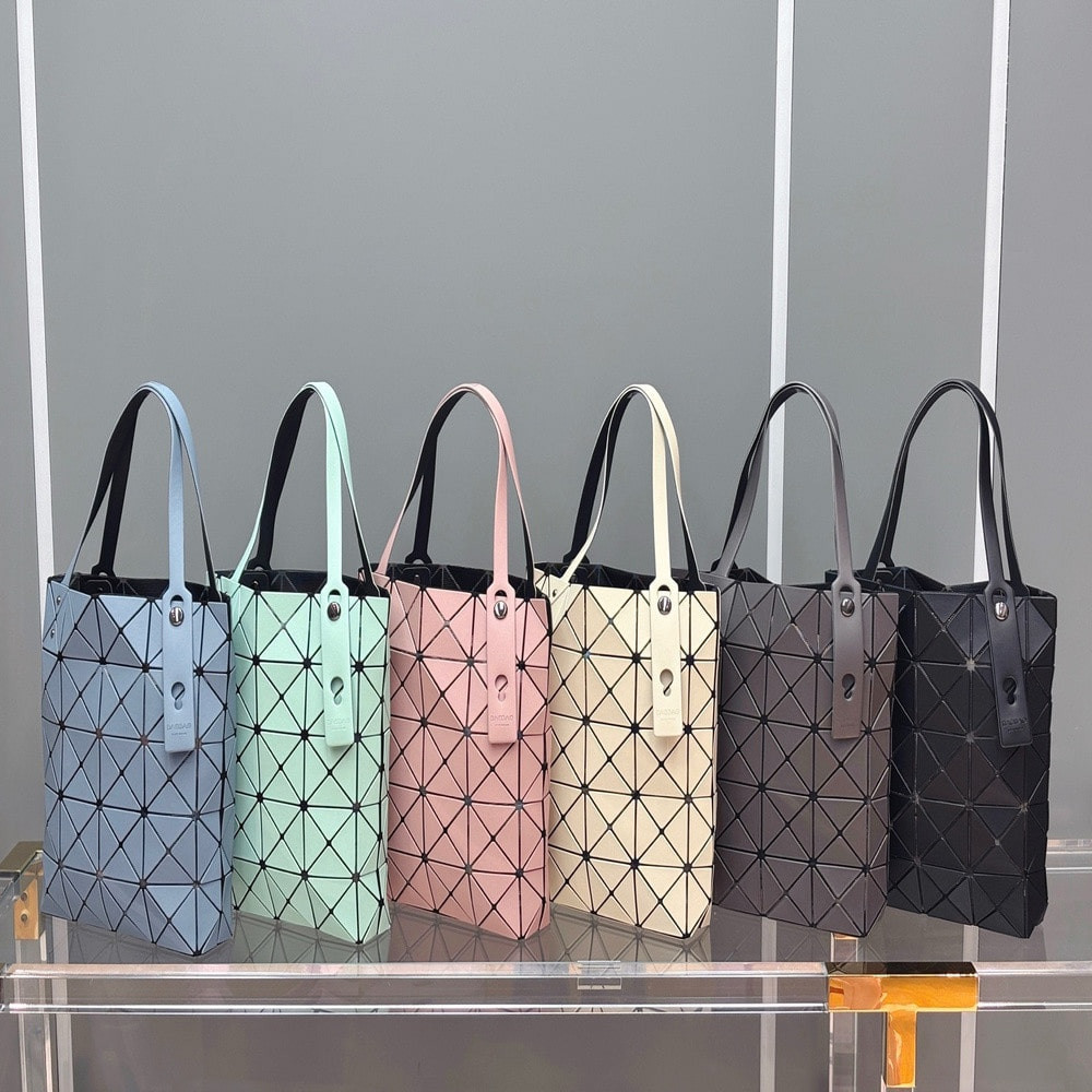 이세이미야케 루센트 박시 매트 기하학 패턴 토트백